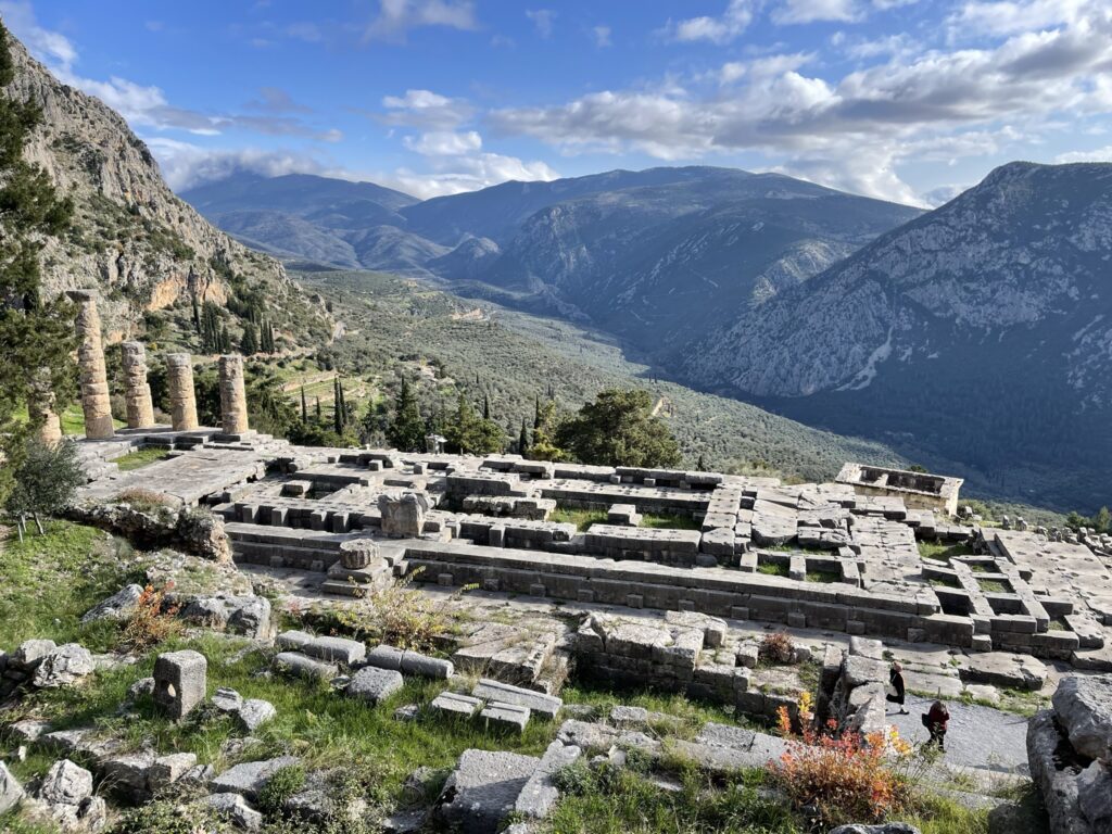 Guide To Visiting The Delphi Archaeological Museum And Site - JV Wanderings