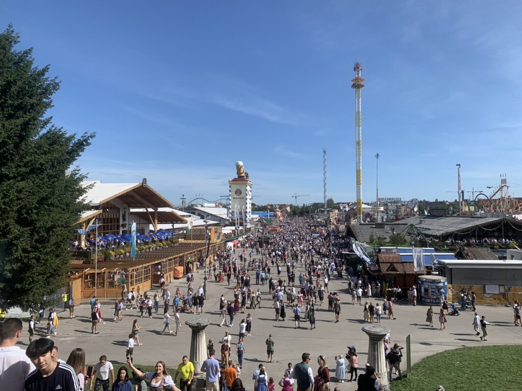 crowd view from Bavaria Statue